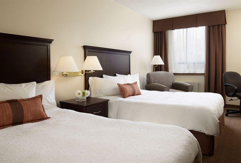 Waterfront Hotel Downtown Burlington Oda fotoğraf